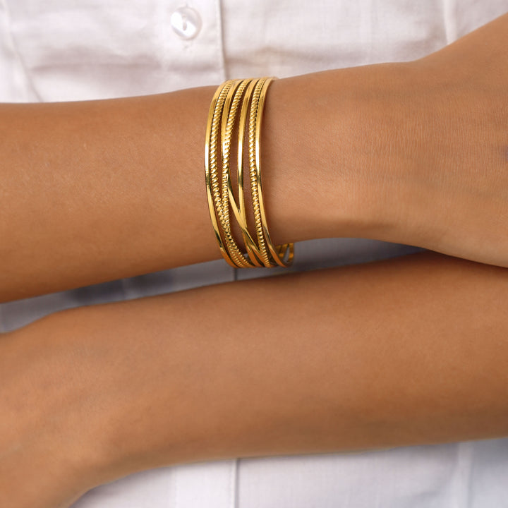 Aurelia Cuff